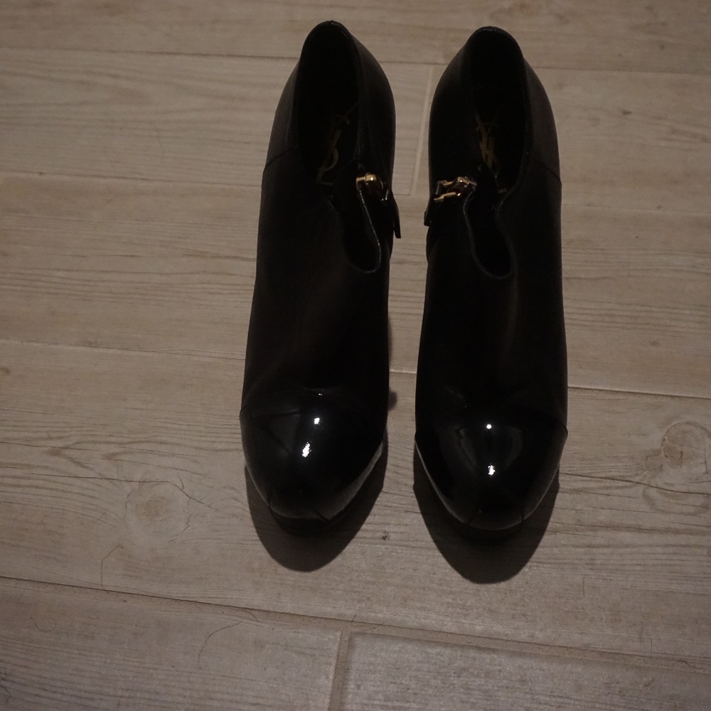 Saint Laurent Tribute leather ankle boot